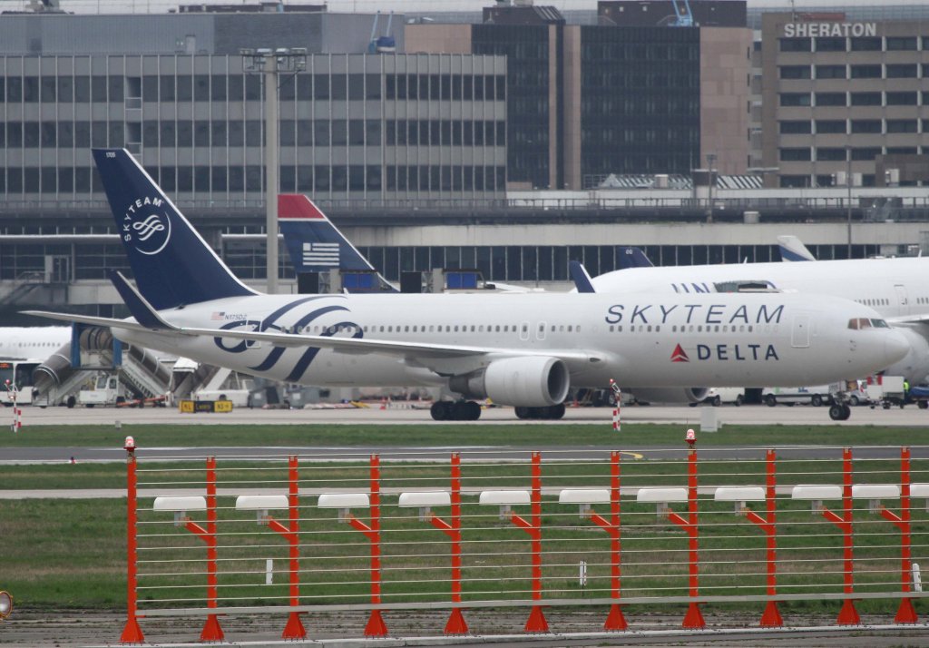 Delta Airlines, N175DZ, Boeing, 767-300 ER (SkyTeam-Lackierung), 21.04.2013, FRA-EDDF, Frankfurt, Germany