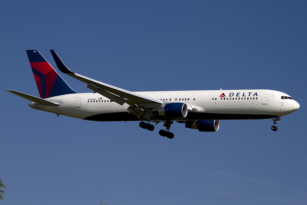 Delta Airlines, N192DN, Boeing, B767-332ER, 12.08.2012, CDG, Paris, France 





