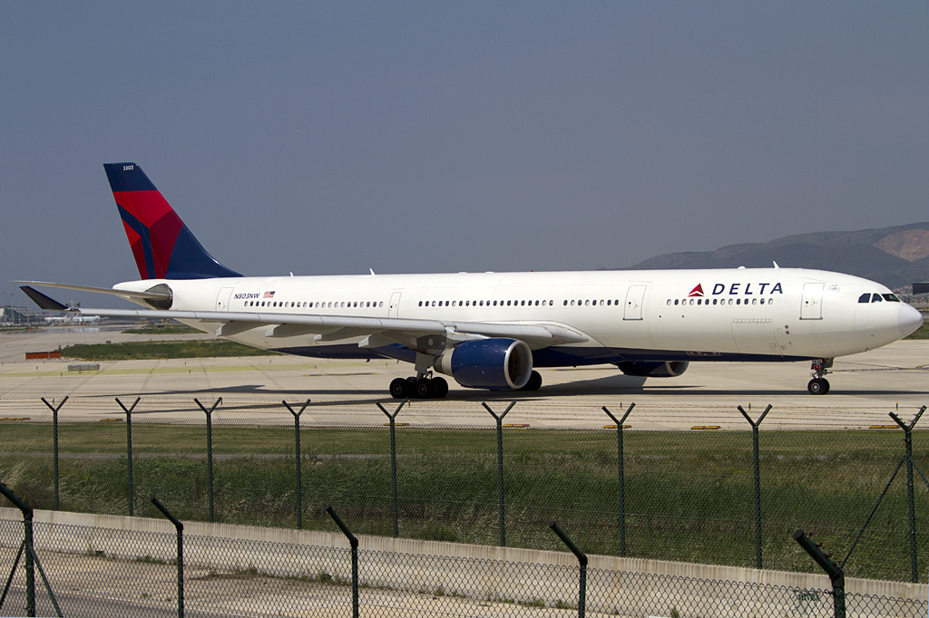 Delta Airlines, N803NW, Airbus, A330-323X, 16.06.2011, BCN, Barcelona, Spain


