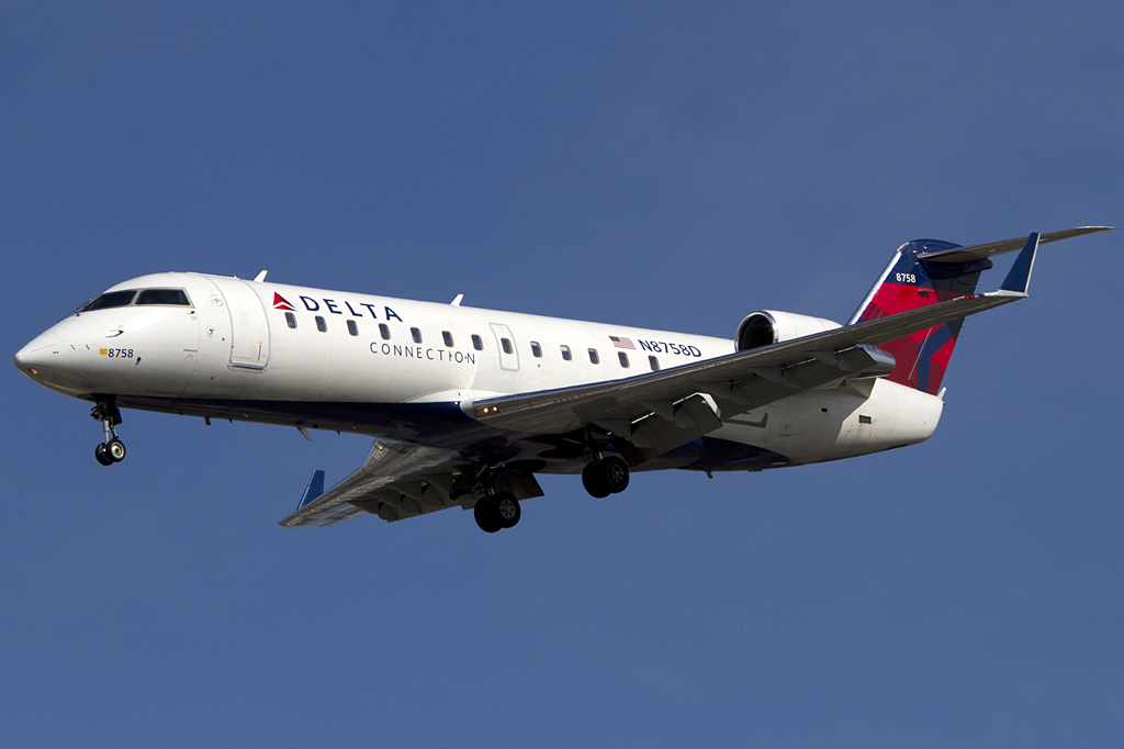 Delta Connection, N8758D, Bombardier, CRJ-440LR, 25.08.2011, YUL, Montreal, Canada 





