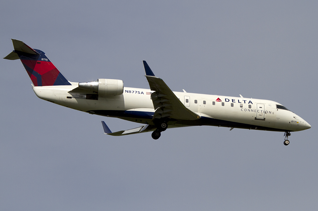 Delta Connection, N8775A, Bombardier, CRJ-440LR, 31.08.2011, YUL, Montreal, Canada 

