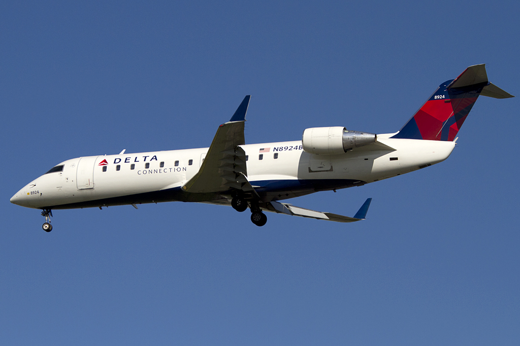 Delta - Connection, N8924B, Bombardier, CRJ-440LR, 24.08.2011, YUL, Montreal, Canada 




