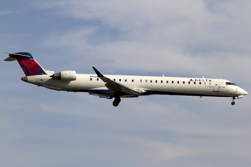 Delta Connection, N910XJ, Bombardier, CRJ-900NG, 31.08.2011, YUL, Montreal, Canada




