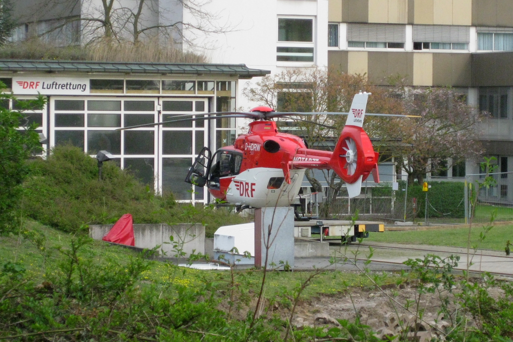 Deutsche Rettungsflugwacht 
Eurocopter EC-135 P2
D-HDRW
St.Vincentius Krankenhaus Karlsruhe
16.04.10
