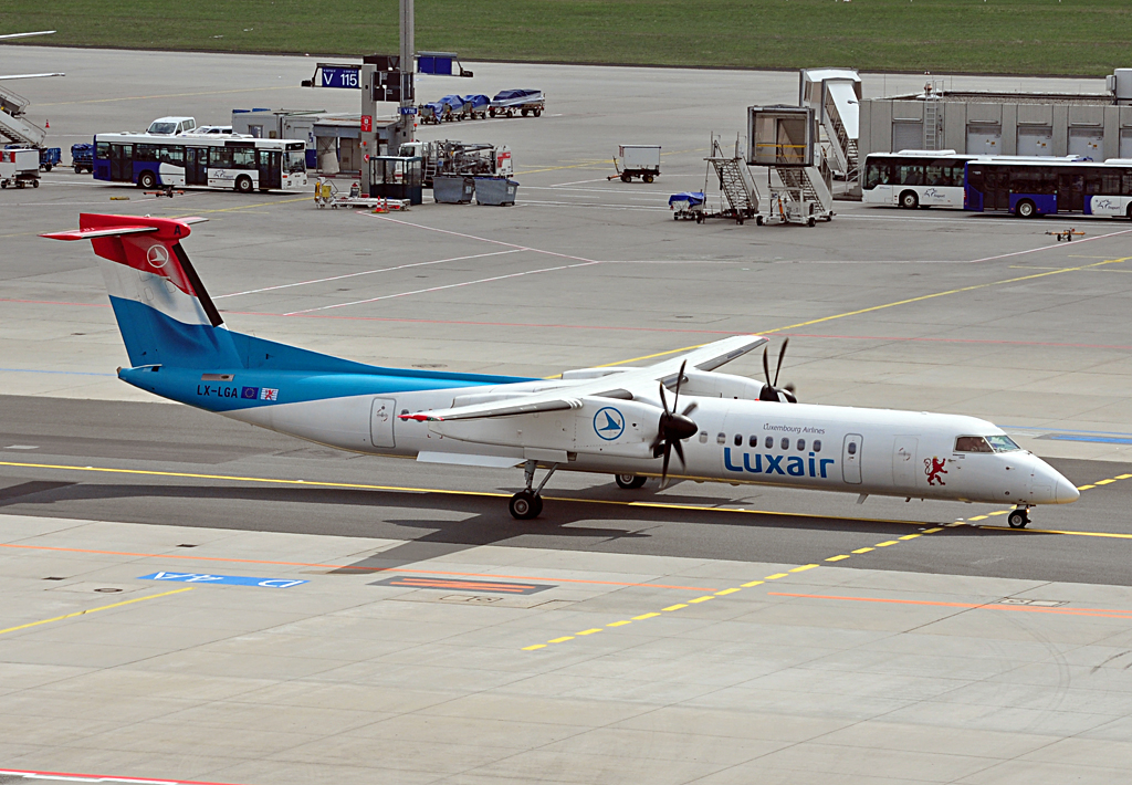 DHC 8-401 Q Dash 8, LX-LGA, der Luxair am Flughafen Frankfurt - 14.04.2012