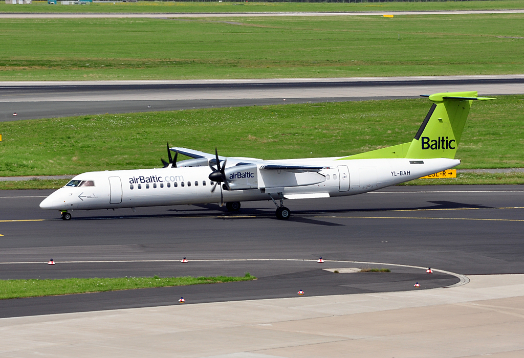 DHC 8-402Q Dash 8 - YL-BAH der Air Baltic in Dsseldorf - 24.07.2012