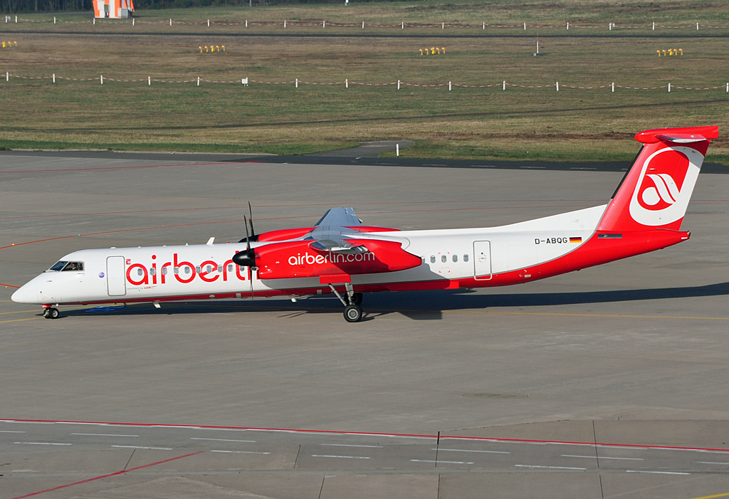 DHC 8-402Q Dash8 der Air Berlin D-ABQG taxy at CGN - 28.10.2012