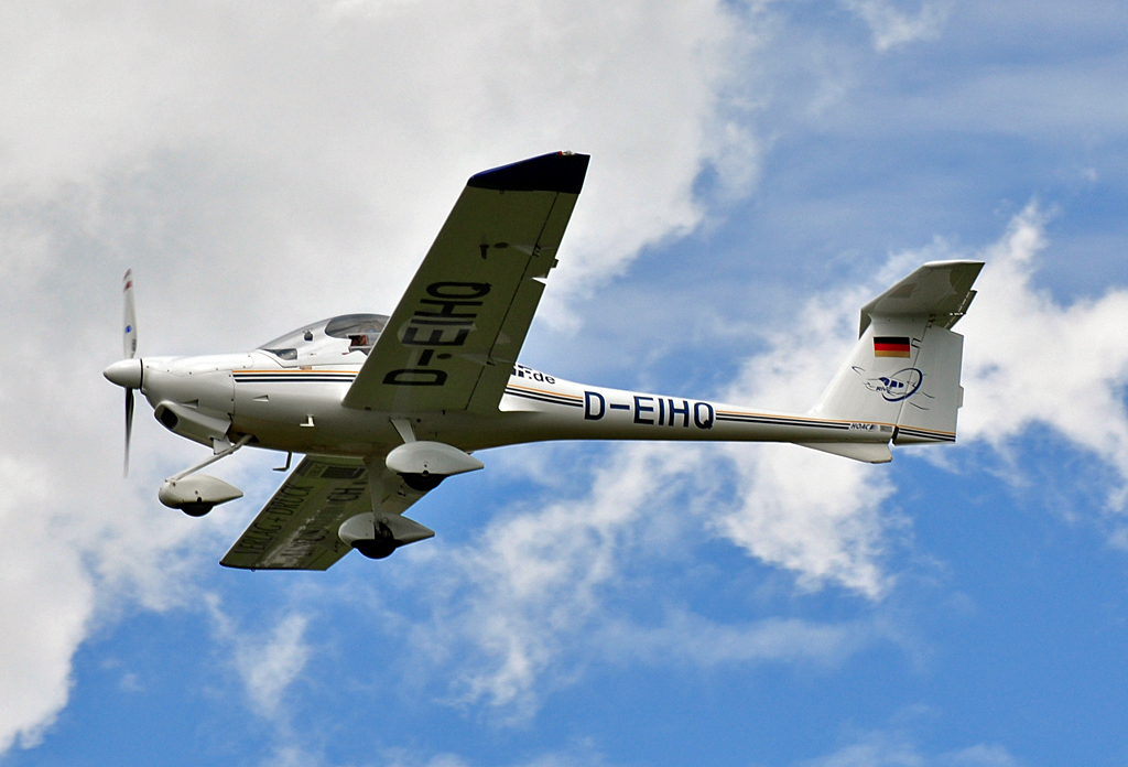 Diamond DV-20 Katana D-EIHQ beim Start in Koblenz-Winningen - 04.08.2012