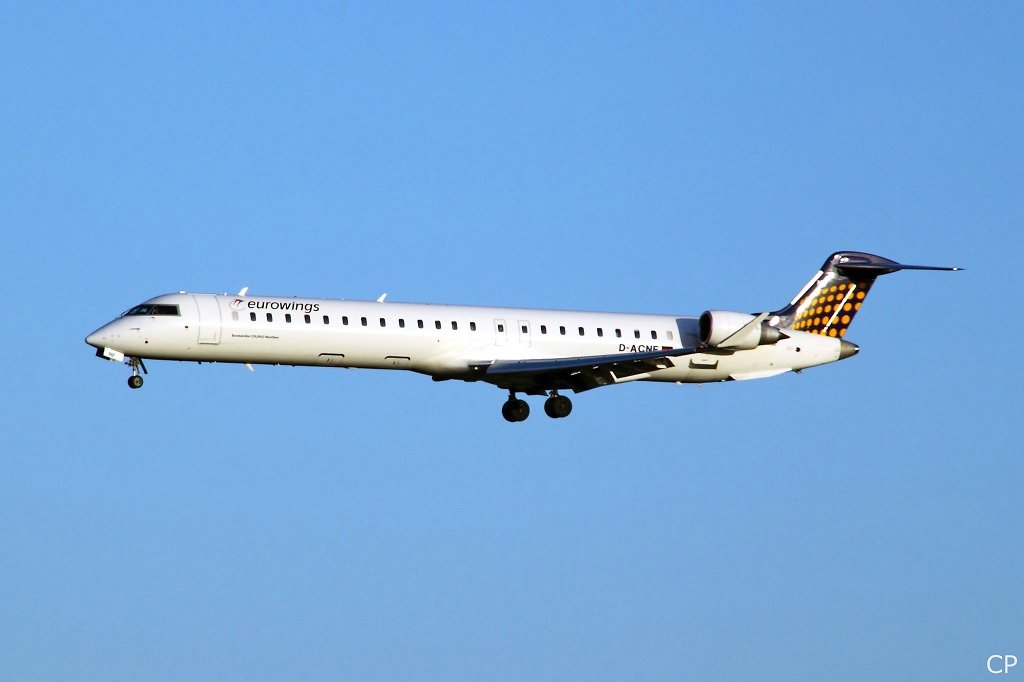 Die CRJ-900NG D-ACNF von Eurowings im Anflug auf Dresden. (27.2.2010)