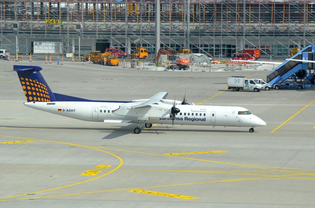 Die Lufthansa Regional(Augsburg Airways)De Havilland Canada DHC-8 D-ADHT aufgenommen in Mnchen am 08.04.13
