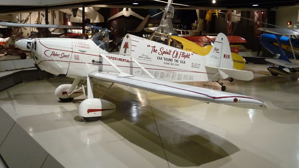 Die  Pober Sport P-5  wurde 1959 vom EAA Prsidenten Paul Poberezny entworfen und gebaut. 1960 machte sie in 30 Tagen eine 10.000 Meilen-Tour zu allen damals existierenden EAA-Ortsverbnden und demonstrierte damit die Zuverlssigkeit von Amateurflugzeugen. Zu sehen im EAA Museum Oshkosh, WI (3.12.10). 