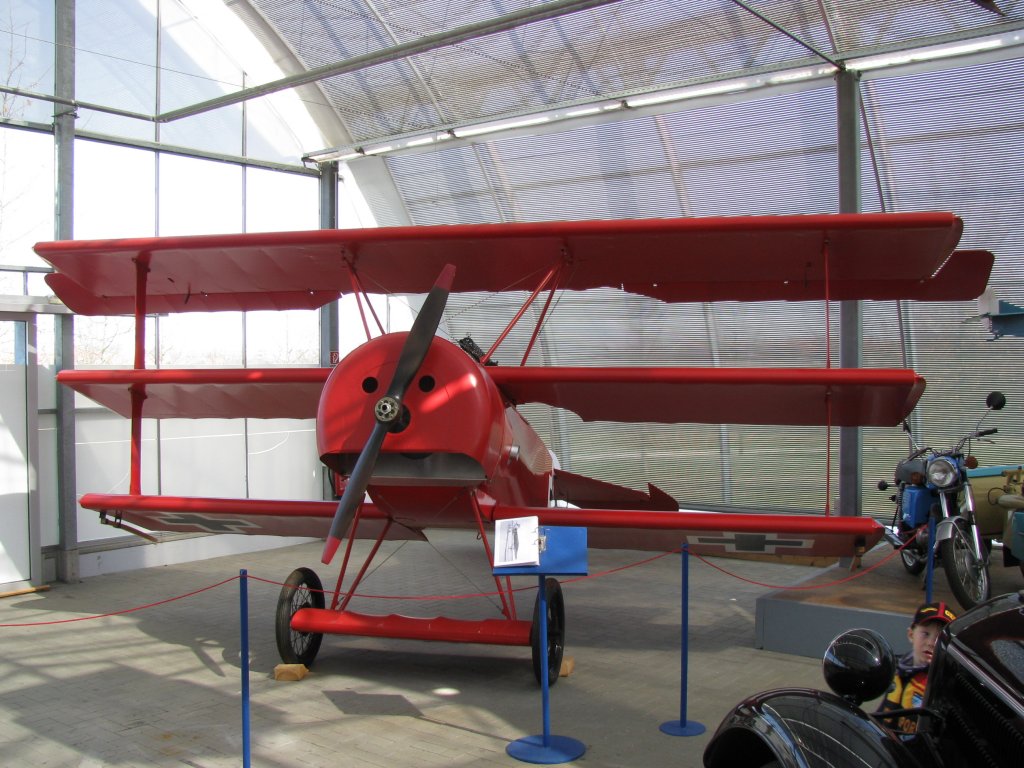 Dieses Flugzeug-Modell .... ist ausgestellt im Technischen Landesmuseum im Brgerpark der Hansestadt Wismar [17.04.2010]