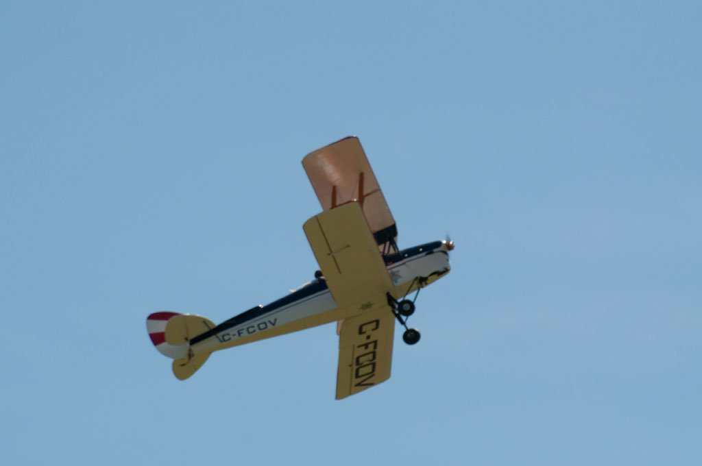 Doppeldecker im Steigflug - Flugtag der Modellflugzeugbauer in Eversberg/Sauerland