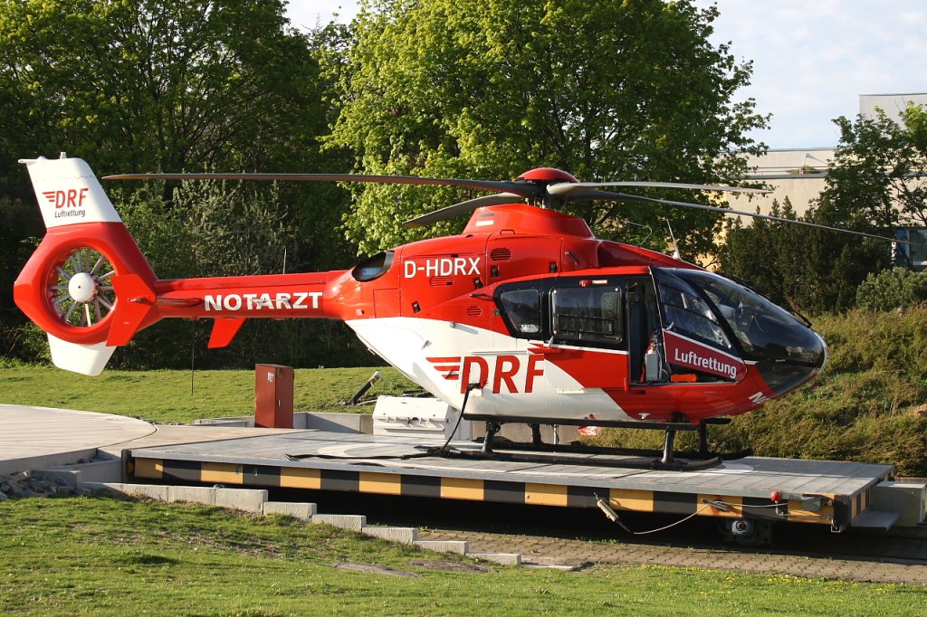 DRF Luftrettung 
Eurocopter EC-135 P2+ 
D-HDRX 
St.Vincentius Hospitel, Karlsruhe,Germany 
08.04.11

