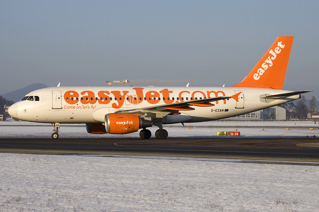 Easy Jet, G-EZAN, Airbus, A319-111, 16.01.2010, SZG, Salzburg, Austria

