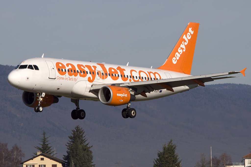 Easy Jet, G-EZIY, Airbus, A319-111, 25.11.2009, GVA, Geneve, Switzerland



