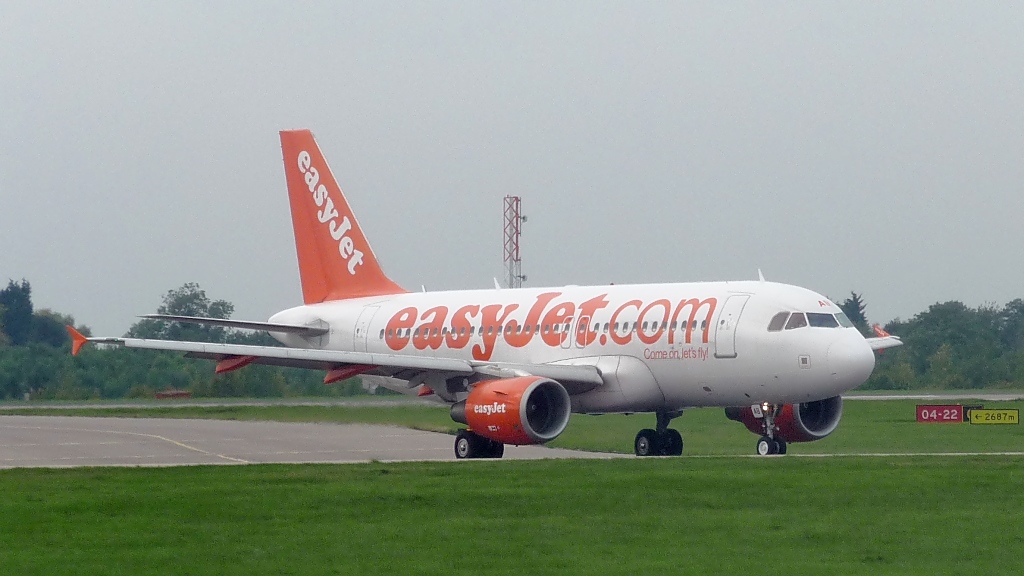 easyJet Airbus A319-111, G-EZAB, in Stansted, 8.9.10