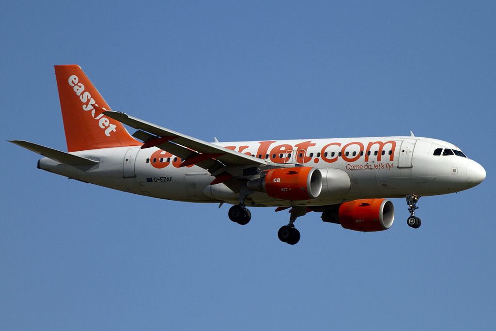 EasyJet, G-EZAF, Airbus, A319-111, 18.08.2012, CDG, Paris, France 