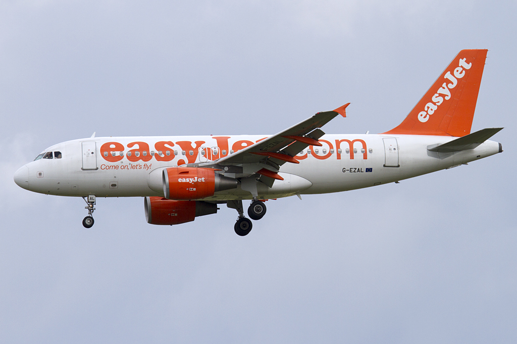 EasyJet, G-EZAL, Airbus, A319-111, 28.08.2010, CDG, Paris, France 




