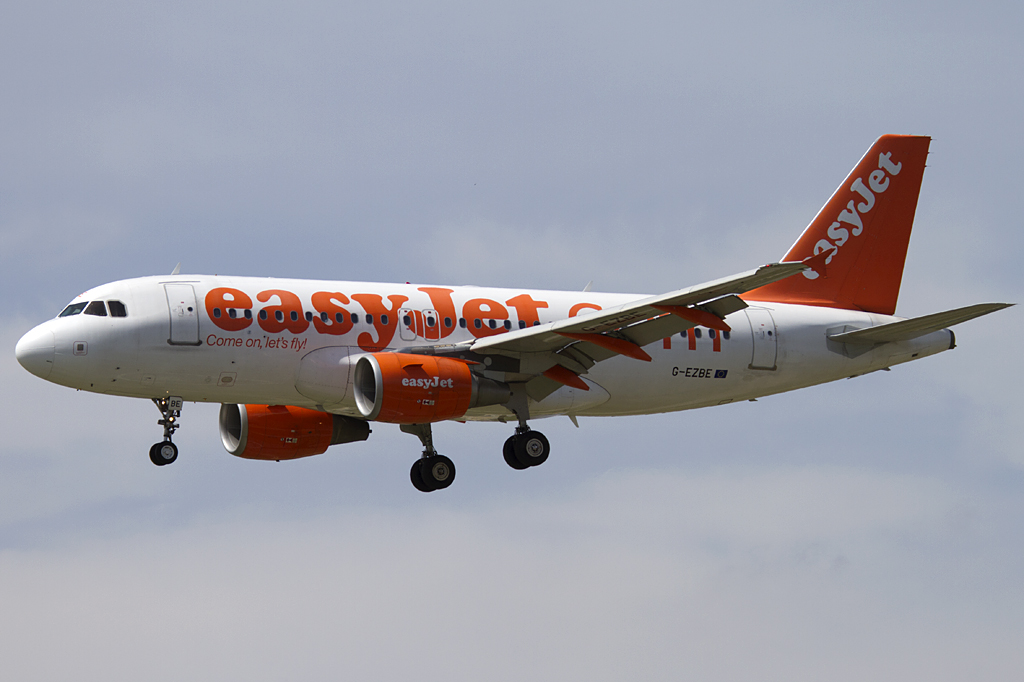 EasyJet, G-EZBE, Airbus, A319-111, 18.06.2011, BCN, Barcelona, Spain 





