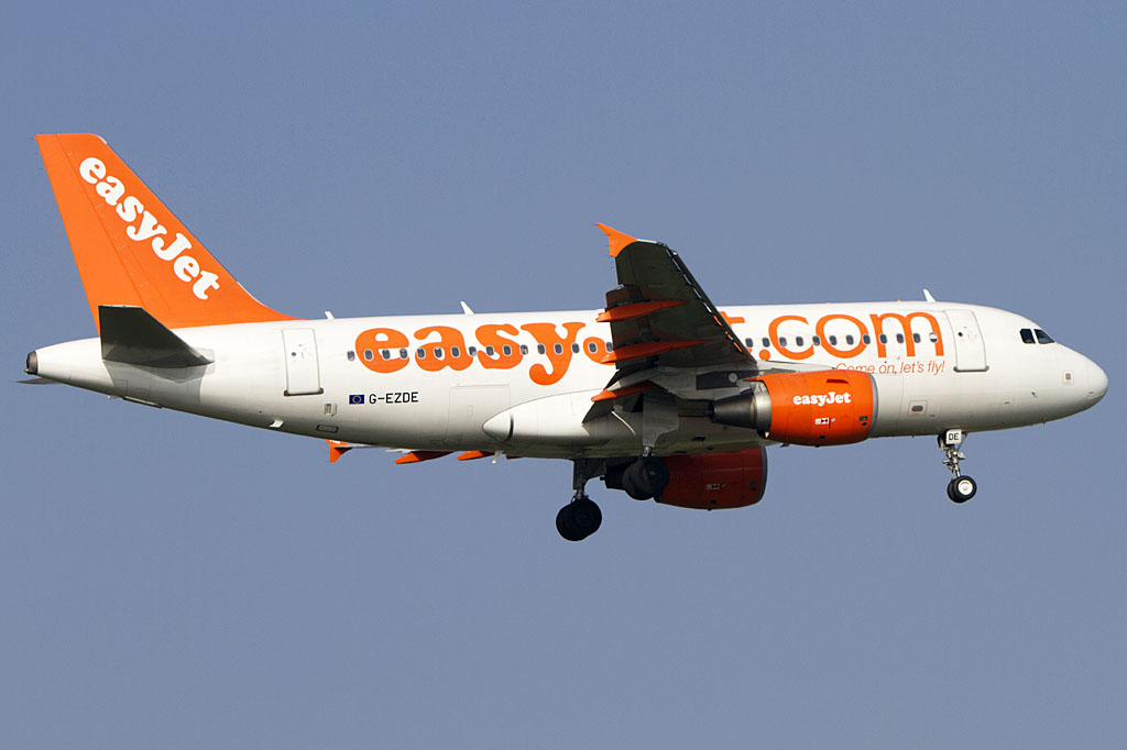 EasyJet, G-EZDE, Airbus, A319-111, 31.03.2012, LYS, Lyon, France




