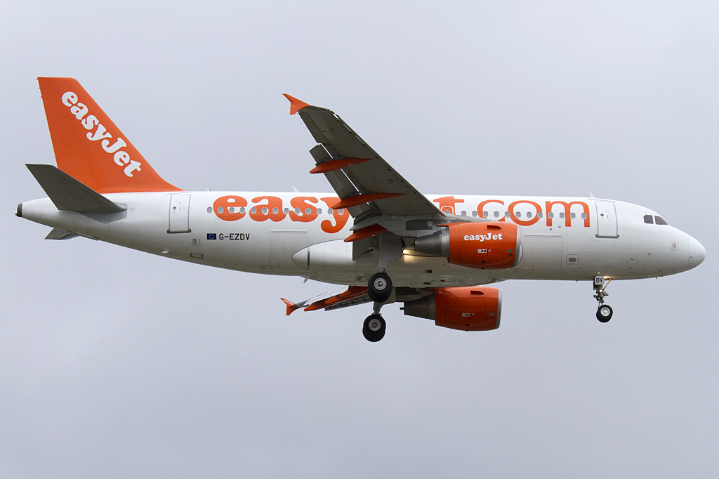 EasyJet, G-EZDV, Airbus, A319-111, 02.01.2011, GVA, Geneve, Switzerland 




