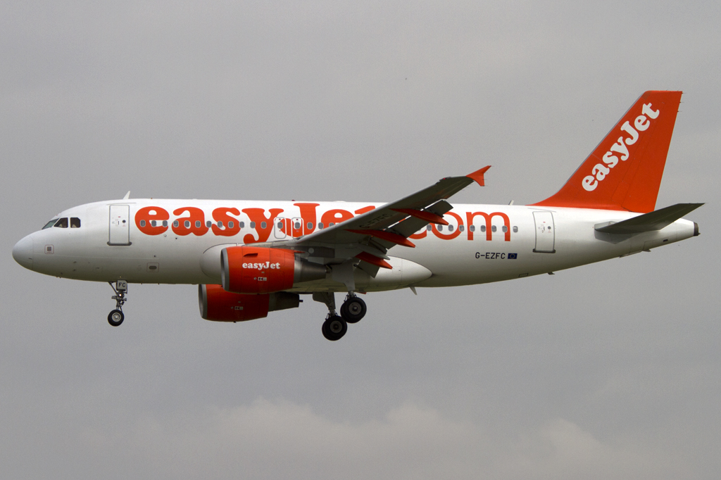 EasyJet, G-EZFC, Airbus, A319-111, 18.06.2011, BCN, Barcelona, Spain


