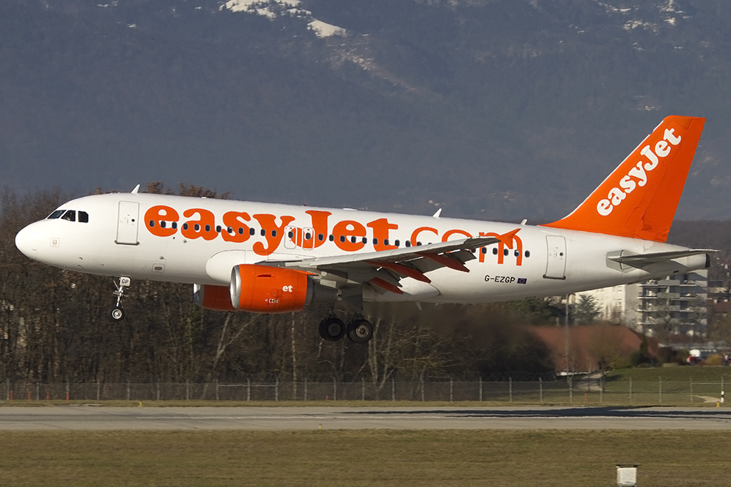 EasyJet, G-EZGP, Airbus, A319-111, 29.12.2012, GVA, Geneve, Switzerland 




