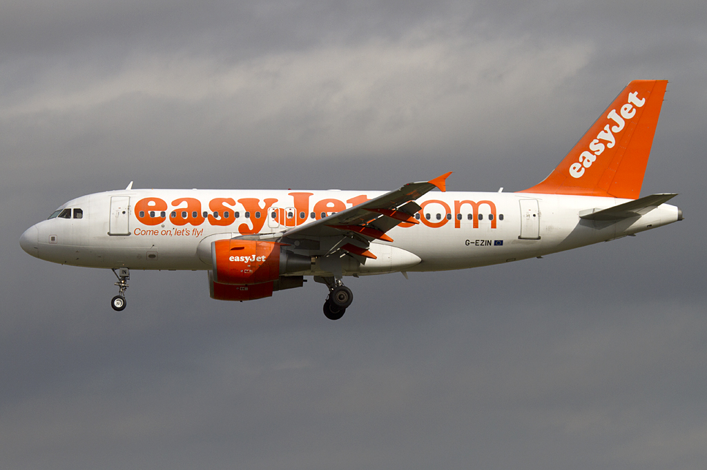EasyJet, G-EZIN, Airbus, A319-111, 10.09.2010, BCN, Barcelona, Spain 



