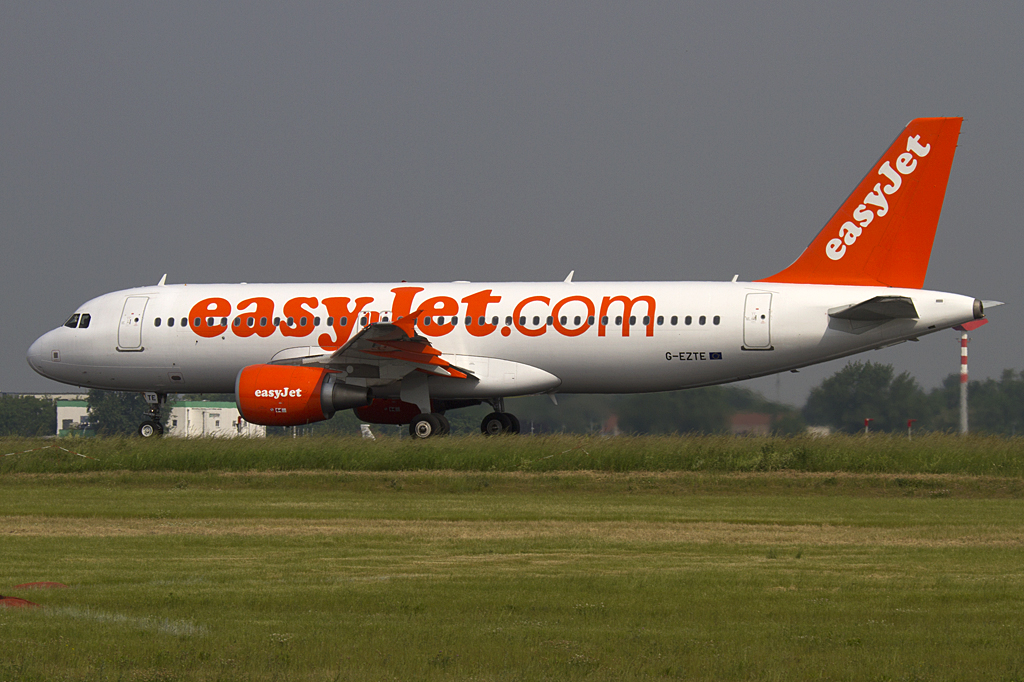 EasyJet, G-EZTE, Airbus, A320-214, 11.06.2010, SXF, Berlin-Schnefeld, Germany 



