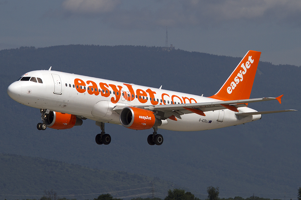 EasyJet, G-EZUJ, Airbus, A320-214, 04.08.2012, GVA, Geneve, Switzerland 



