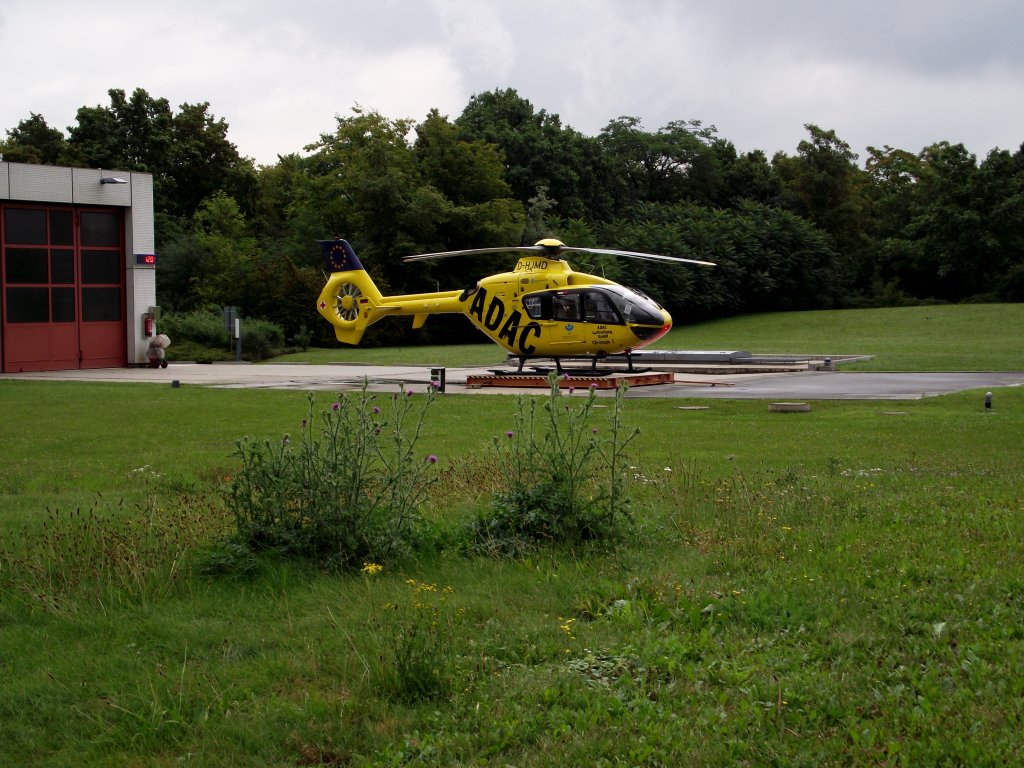EC 135 von ADAC mit den Rufnamen Christoph 5 am 20.07.11 in Ludwigshafen 
