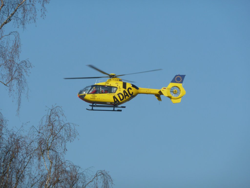EC 135 P 2 als Christoph 28 startet zu einem Krankentransport in Bad Salzschlirf im Februar 2011