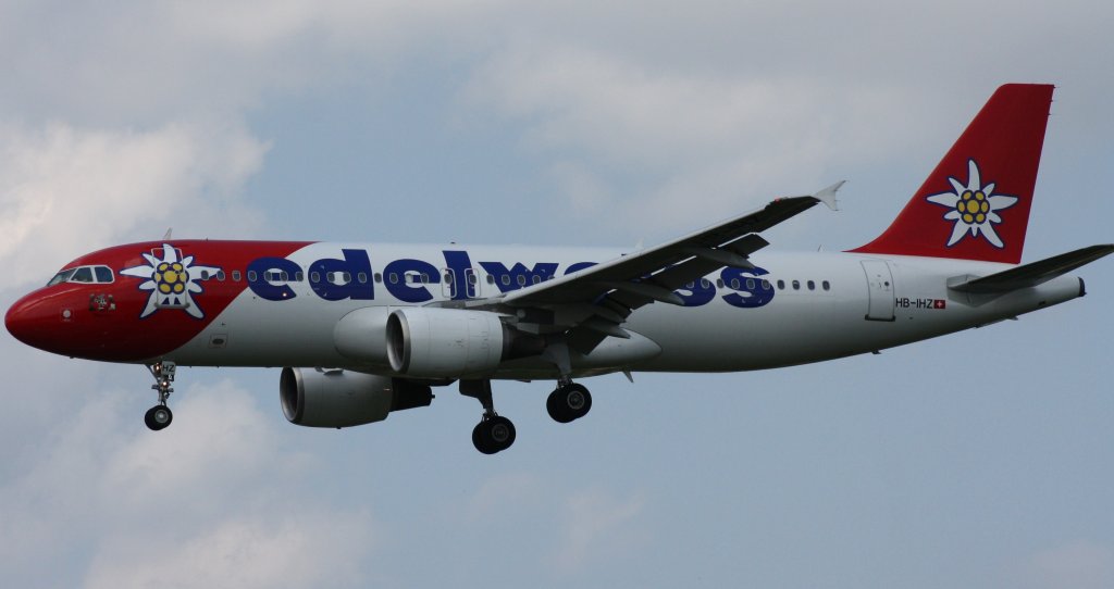 Edelweiss Air, HB-IHZ, Airbus A320-214, 10.06.2011, HAM-EDDH, Hamburg, Germany