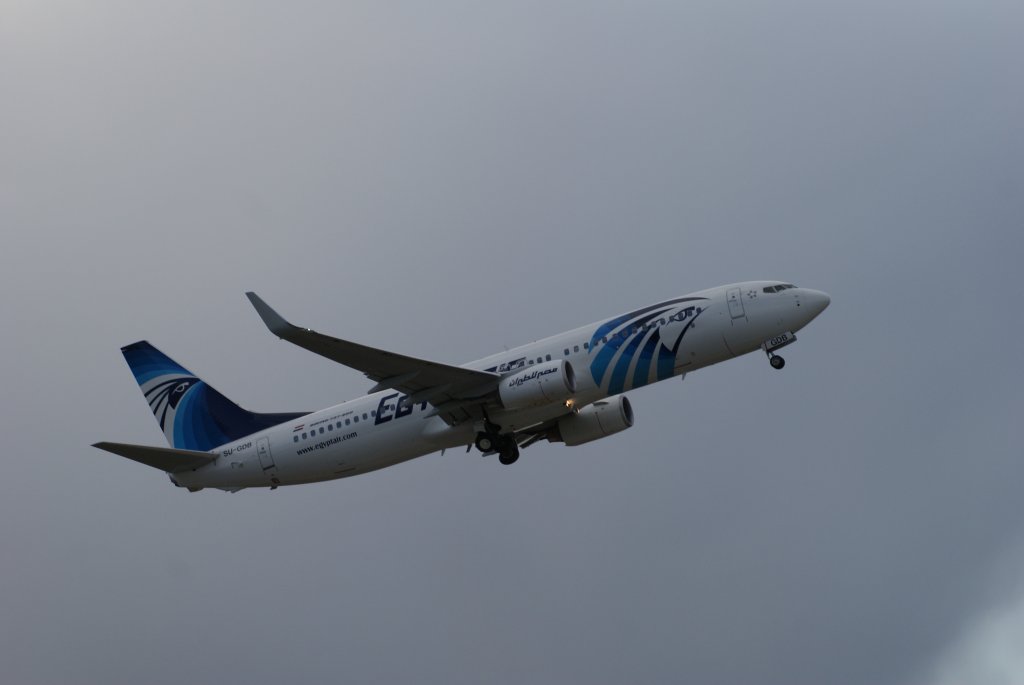 Egyptair SU-GDB 737-800 in DUS am 17.10.2009
