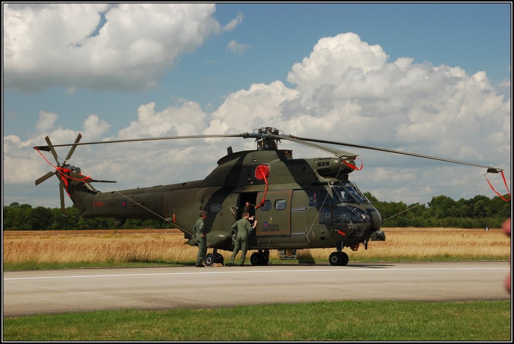 Ein Arospatiale SA 330  Puma  der Royal Air Force war am 19. Juni 2009 auf dem militrischen Flughafen Volkel (EHVK) ausgestellt.