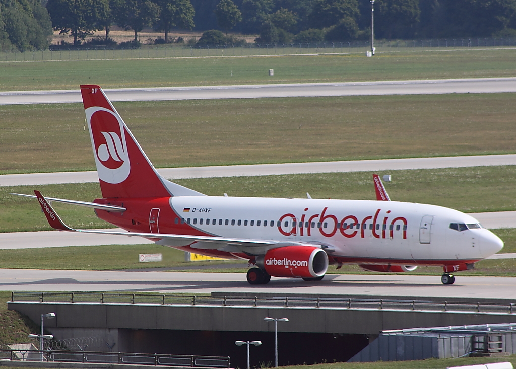 Eine Boeing 737 am Flughafen Mnchen, die Air Berlin wurde am 9.08.2012 gesehen.