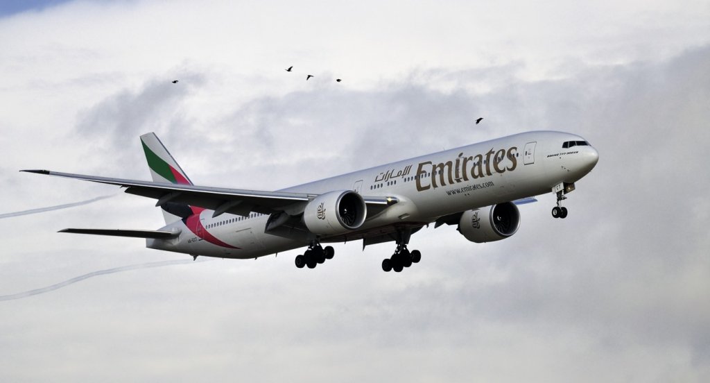 Eine Boeing 777-300 ER im Anflug auf den Flughafen Zrich am 24.02.2010