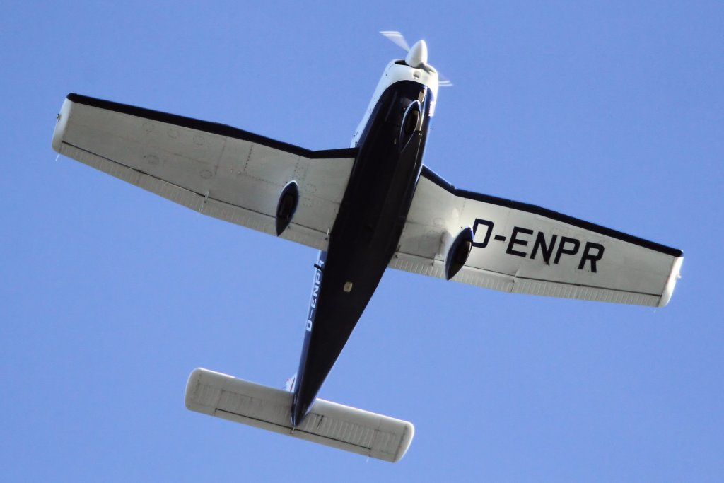Eine Piper PA-28-181 Archer II, Kchersberg, 22.10.2011.