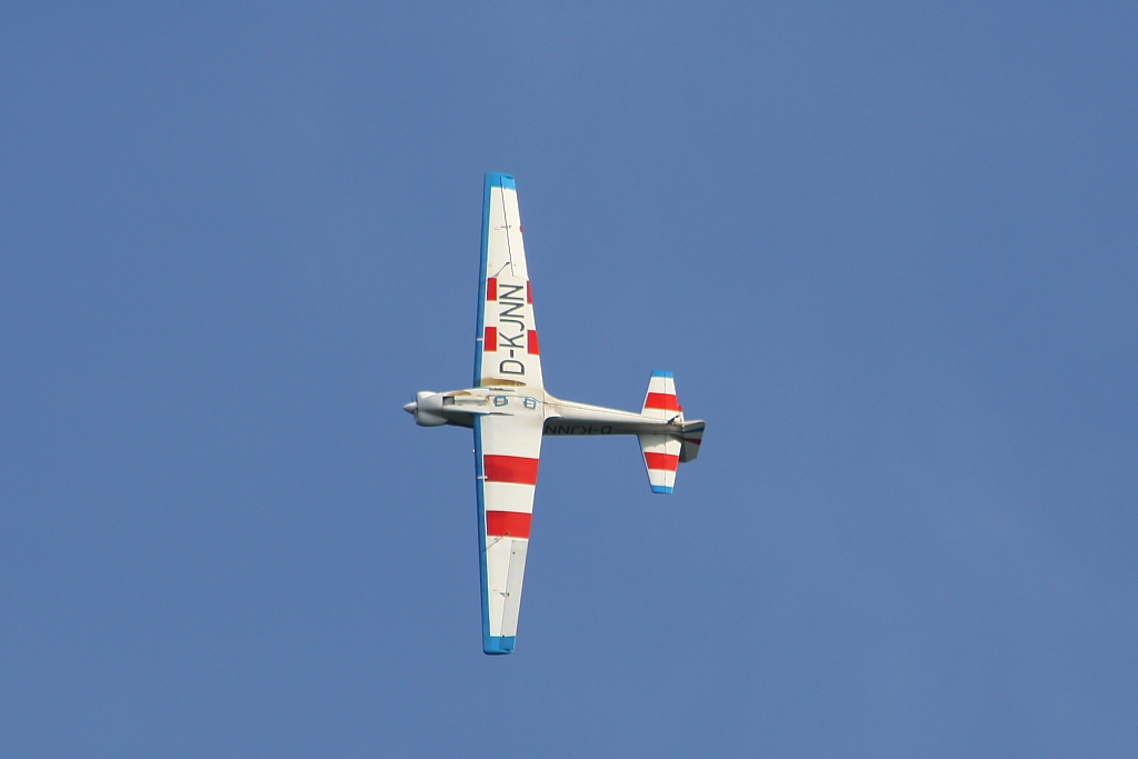 Eine Rf 4D macht Kunstflug beim Flugplatzfest Karlsruhe-Forchheim am 18. September 2010