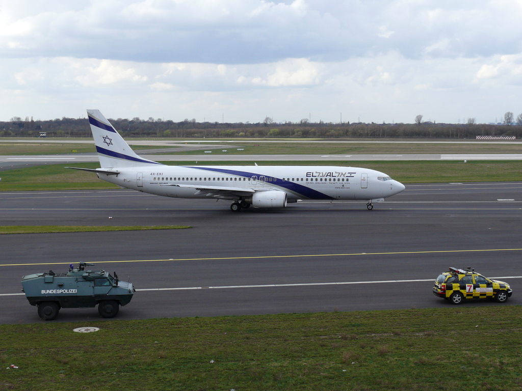 EL AL Israel Airlines. 4X-EKI. Boeing 737-86N. Flughafen Dsseldorf. 27.03.2010.
 
