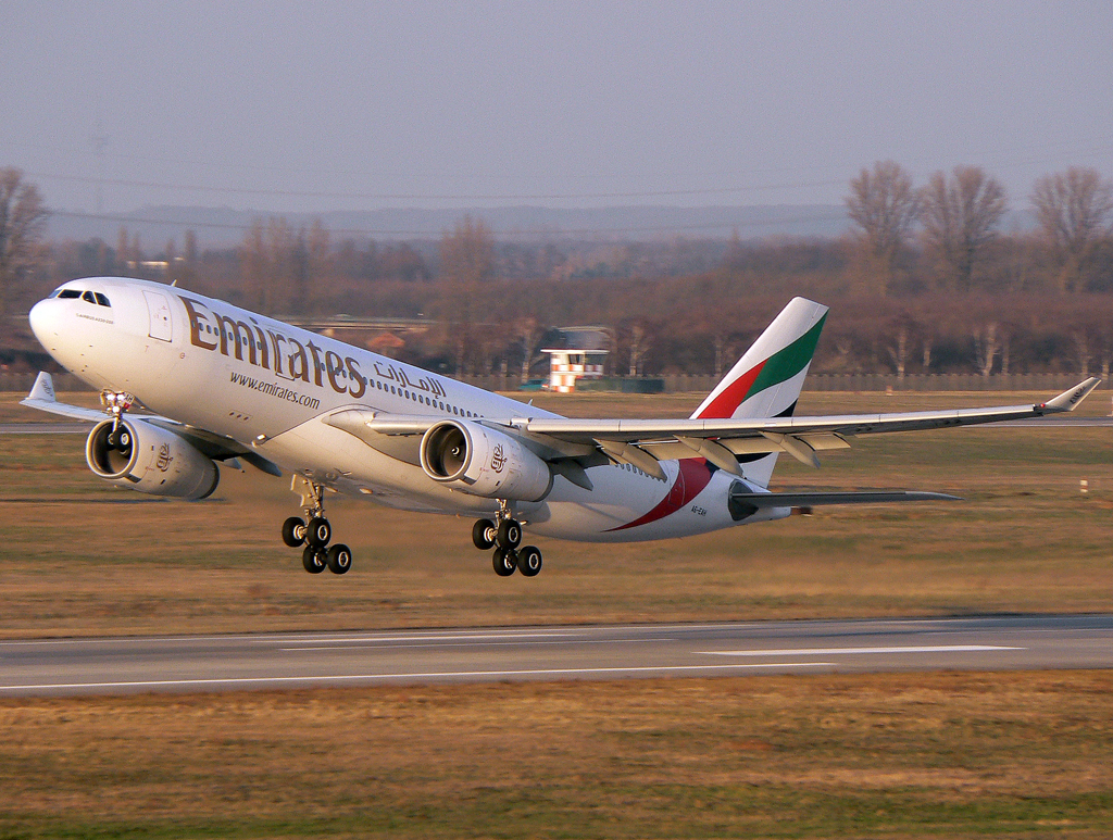 Emirates A330-200 A6-EAH beim Takeoff auf der 23L in DUS / EDDL / Dsseldorf am 06.01.2008