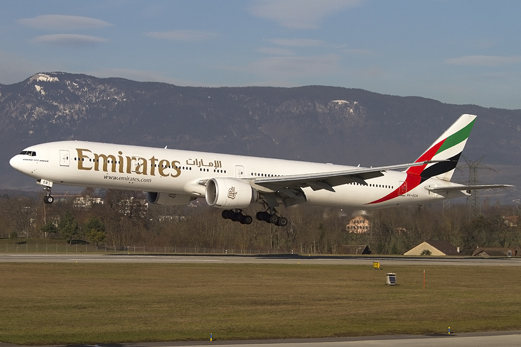 Emirates, A6-ECR, Boeing, B777-31H-ER, 29.12.2012, GVA, Geneve, Switzerland 



