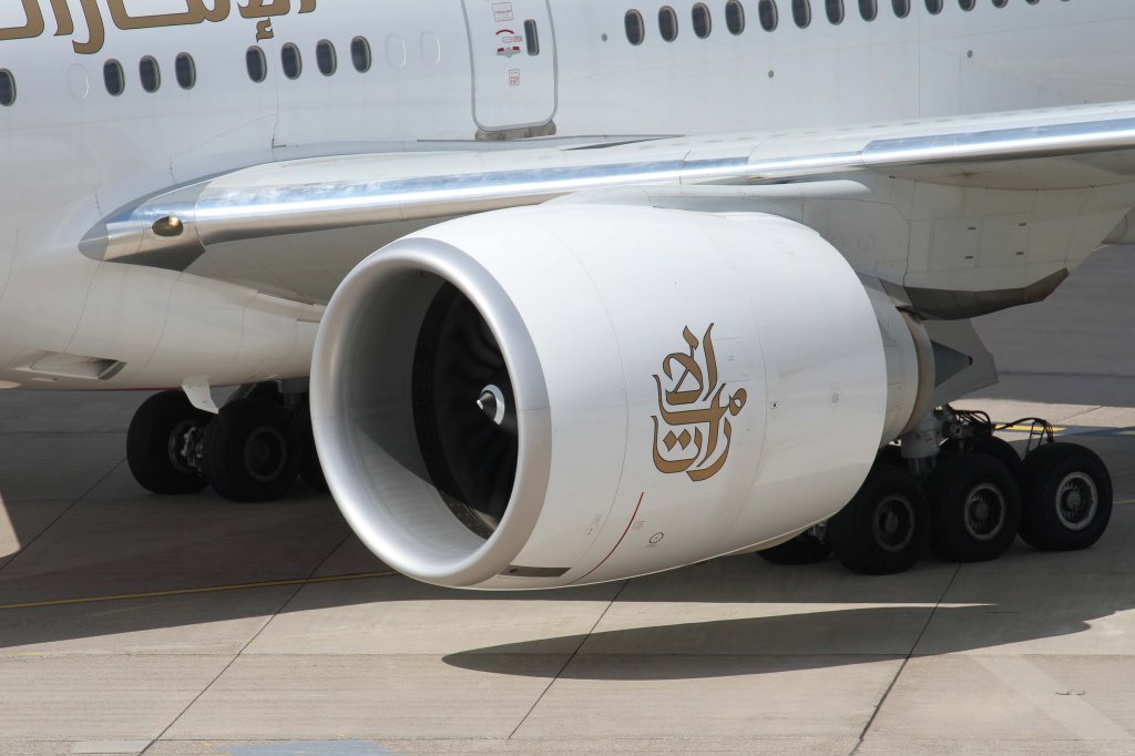 Emirates, A6-EGO, Boeing, 777-300 ER (Triebwerk/Engine ~ 100oth-777 Sticker), 11.08.2012, DUS-EDDL, Dsseldorf, Germany 


