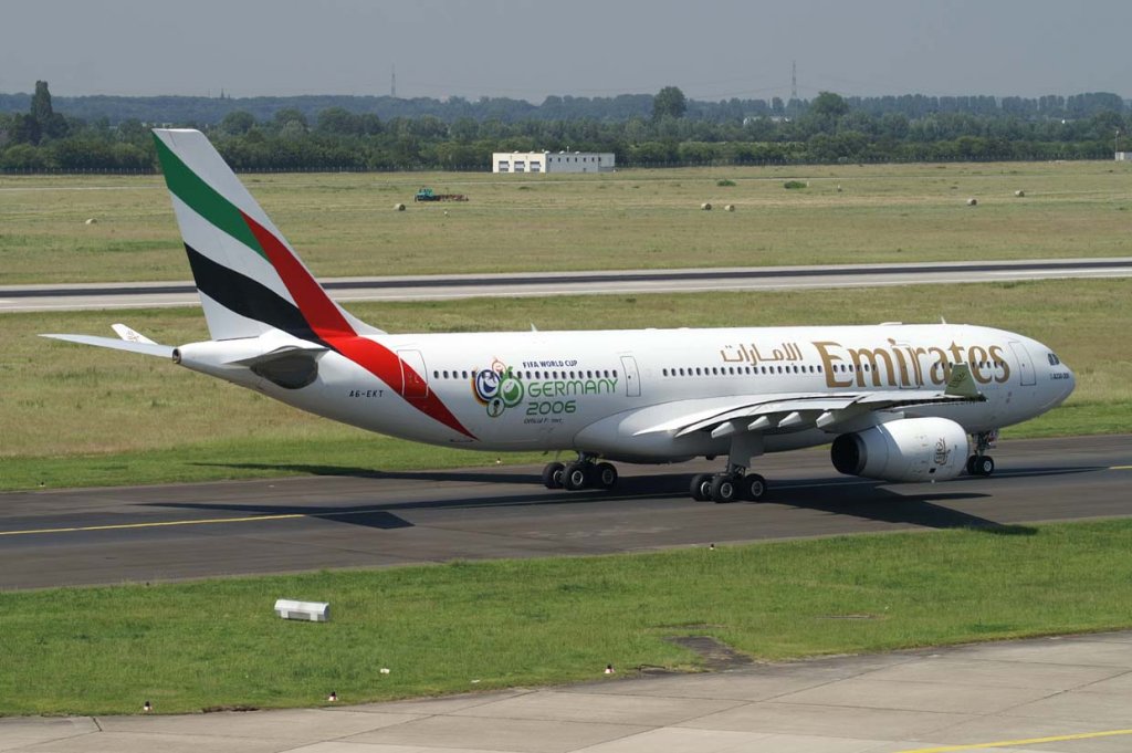 Emirates, A6-EKT, Airbus A 330-200, 2006.06.12, DUS, Dsseldorf, Germany