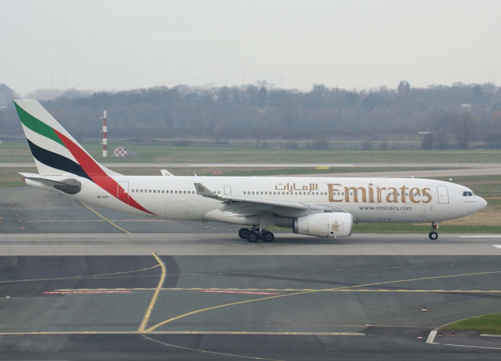 Emirates, A6-EKY, Airbus A 330-200, 2009.03.17, DUS, Dsseldorf, Germany
