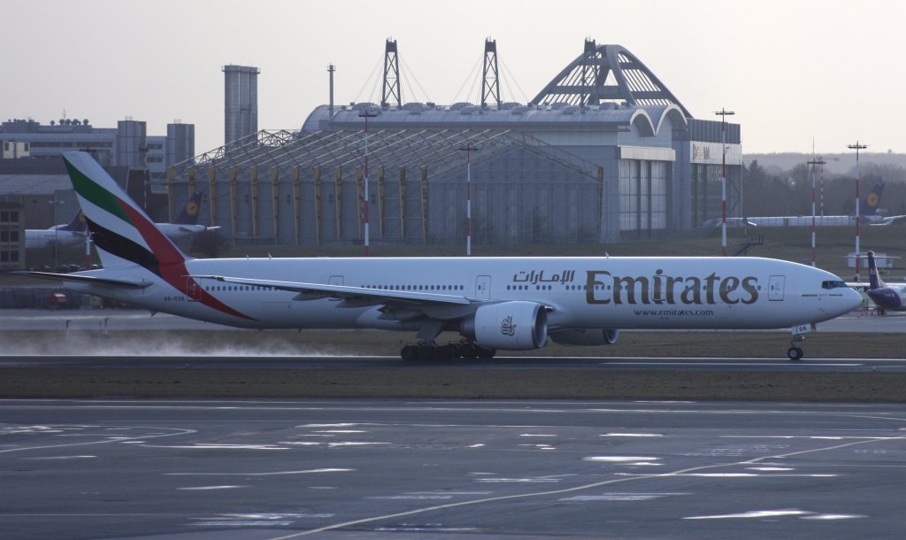 Emirates,A6-EGK,(c/n 41071),Boeing 777-31H(ER),19.02.2012,HAM-EDDH,Hamburg,Germany