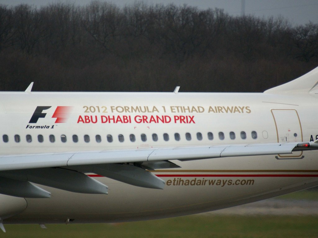 Etihad, A6-AFB, Airbus, A 330-300 (F1-GP'12-Logo), 06.01.2012, DUS-EDDL, Dsseldorf, Germany 