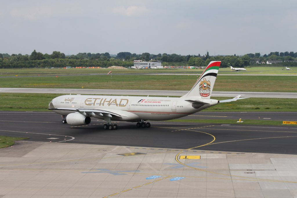 Etihad, A6-AFB, Airbus, A 330-300 (F1-GP Abu Dhabi'12-Logo), 11.08.2012, DUS-EDDL, Dsseldorf, Germany 