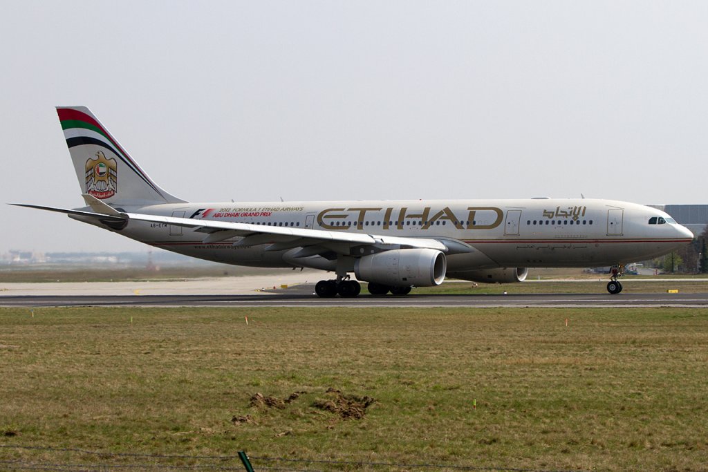 Etihad Airways, A6-EYM, Airbus, A330-243, 14.04.2012, FRA, Frankfurt, Germany 




